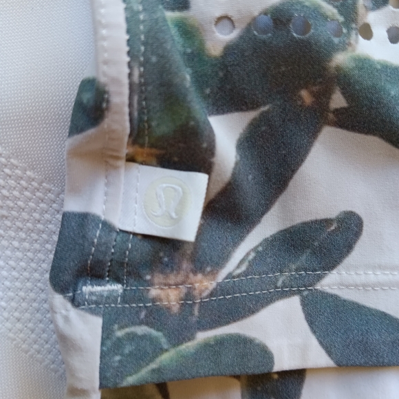 Lululemon Perfectly Perfed Tee Mini Prickly Pear White Multi Size 6 Pre-owned - Picture 7 of 8